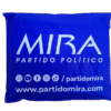 Capa de lluvia azul